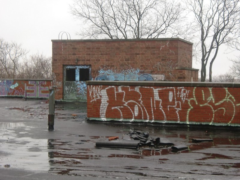The Art/Deco School (Roof)
